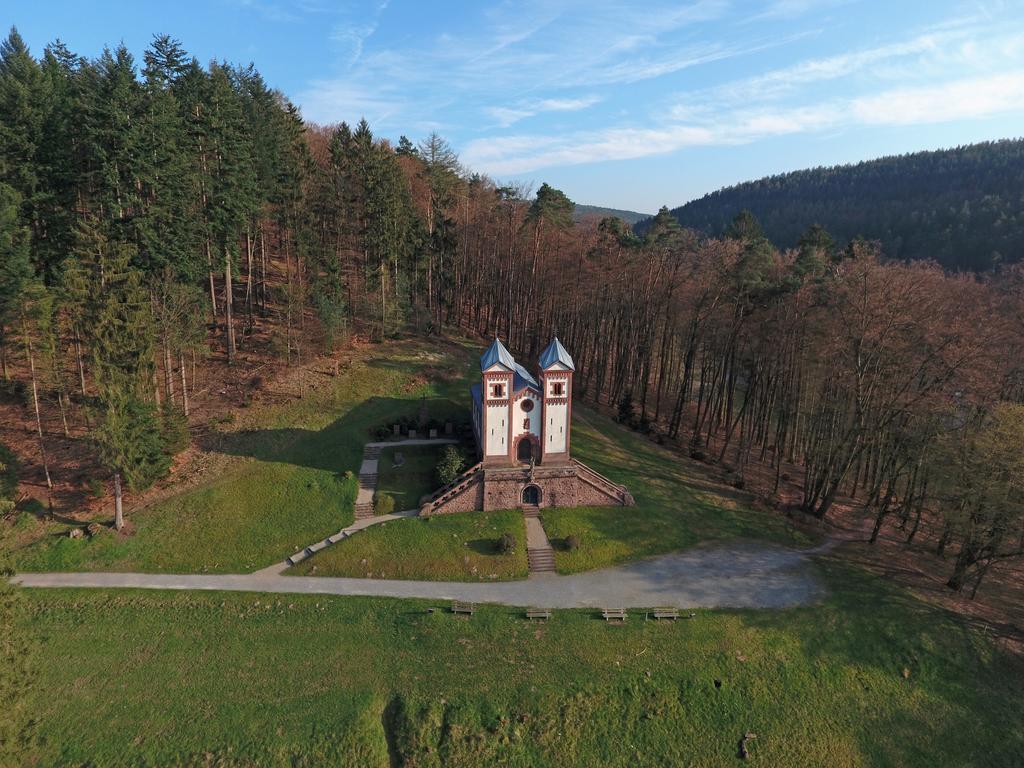 Naturhotel Ruegers Forstgut Mespelbrunn Buitenkant foto