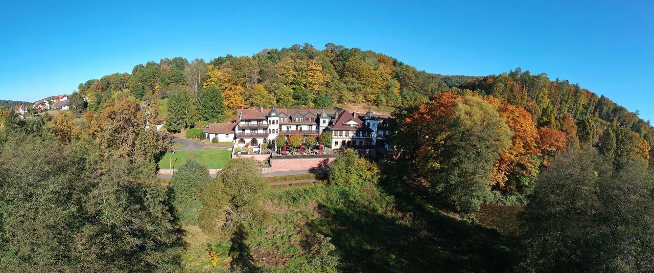 Naturhotel Ruegers Forstgut Mespelbrunn Buitenkant foto